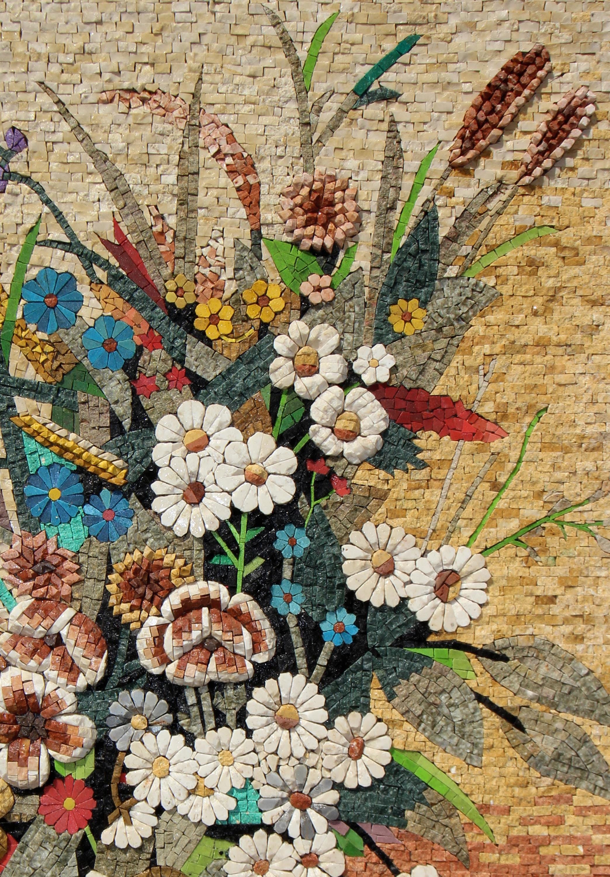 ●特大型 ゴブラン織りタペストリー 花文様 畳一枚分の特大絵画 額装品 フラワーバスケット　アンティーク ヴィンテージ オブジェ アート作品 骨董 手作りの花柄モザイクタイルアート：大理石の花瓶のバックスプラッシュ