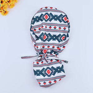Gorro quirúrgico con cola de caballo y estampado tribal azteca. Gorro quirúrgico para mujer. Gorro quirúrgico con cola de caballo y forro de satén. Gorro quirúrgico estilo europeo para mujer.