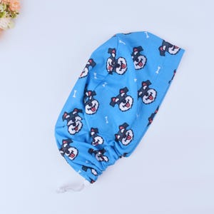 Schnauzer-scrubmuts Euro Style, Dogs blauwe paardenstaart scrubmuts, scrubmuts met paardenstaarthouder, satijngevoerde optie, 3STYLE-scrubmuts.