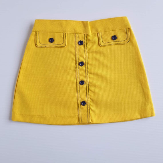 Size 4 1970s Deadstock Kids Yellow Daisy Button M… - image 1