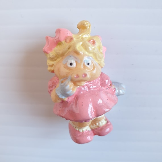 Vintage 80s Miss Piggy Brooch Muppet Babies Vinta… - image 1