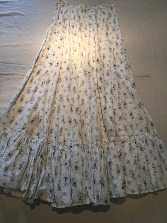 vintage long skirt,