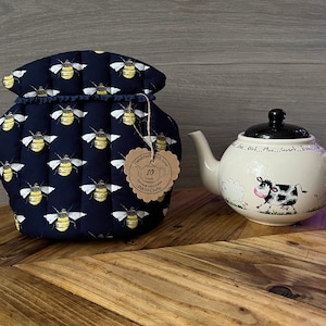 Bee tea cosy, Tea cosy, Quilted teapot warmer, Large Tea cosy, New home gift idea, Large Teapot warmer, Birthday gift idea