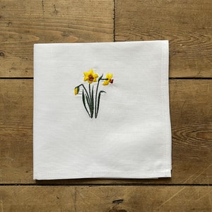 Embroidered daffodil, Hanky daffodil, Daffodil handkerchief, Daffodil gift idea, Cotton handkerchief, daffodils hanky