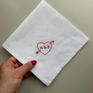 Lenço personalizado, Lenço de coração com flecha, Lenços personalizados, Lenço de algodão branco, Ideia de presente personalizado de arte,