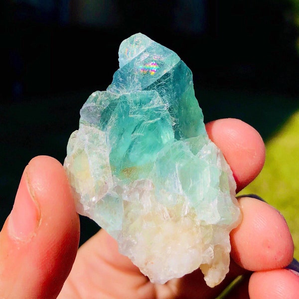 Cristal de fluorita verde crudo