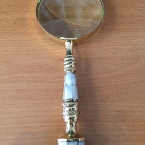 Superior Riharni Handheld Magnifying Lens