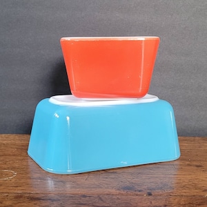 Refrigerator Dishes Primary Colors Pyrex 501 & 502 Red blue