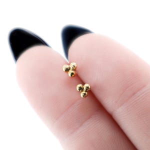 Orecchini Boho a tre sfere in oro, piccoli orecchini a bottone in argento 925 placcato oro 14K, orecchini delicati in oro, borchie a sfera, regalo di gioielli Boho per lei