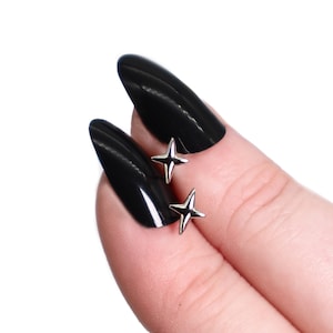 Orecchini a forma di stella minimalista in argento 925 / Orecchini a bottone minuscoli / Orecchini a bottone delicati / Orecchini a bottone minuscoli a forma di stella / Orecchini in argento minuscoli / Regalo per lei