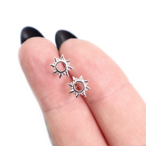 Ohrringe Sonne Silber 925, kleine Sonnen Ohrstecker, Minimalistische Ohrstecker Silber, Ohrring Sonne, Boho Schmuck, Geschenk für Frauen