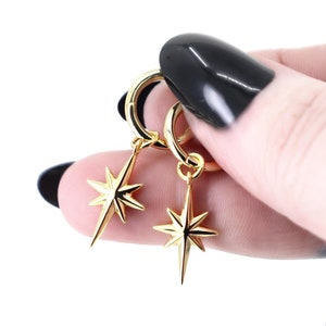Stern Ohrringe Gold, Stern Creolen mit Anhänger 14K Gold 925 Silber, Nordstern Huggie Ohrringe, Magischer Stern Schmuck Geschenk für Frauen