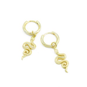 Gouden oorbellen met slangenmotief, oorringen met slangenhanger, 14K verguld 925 zilver, hangende oorringen met slangenmotief, gotisch sieraad, cadeau voor haar