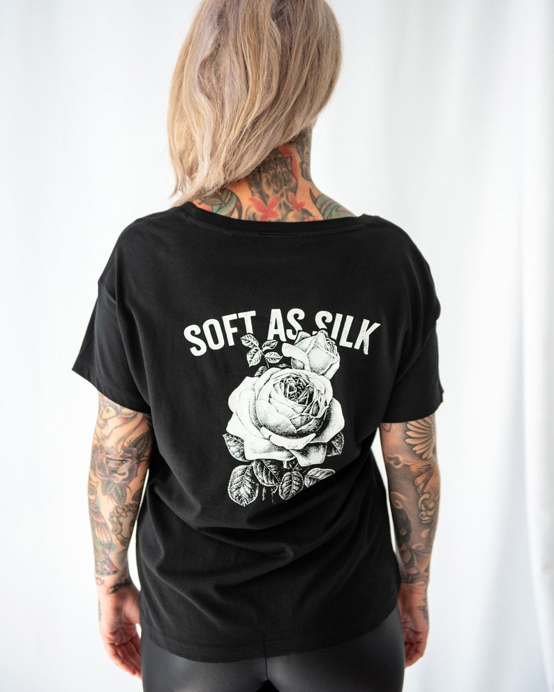 Flower Graphic Tee Roses, black tshirt women