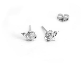 Pendientes de botón de rosa de plata 925, hermosos pendientes de botón de flores de plata, delicados pendientes de botón, pendientes de rosa silvestre, joyería gótica natural, regalo para ella