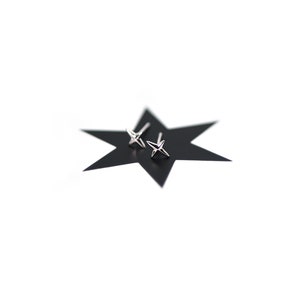 Minimalistische Stern Ohrstecker Silber 925, kleine Stern Ohrringe, Ohrringe Stern Sterling Silber, süße Stern Ohrstecker, cooler Stern Schmuck von Pour la Rebelle