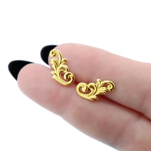 Ornament Ohrringe Gold, Statement Barock Ohrstecker vergoldet 925 Silber, Gothic Ohrringe Floral, Filigrane Ohr Kletterer, Geschenk für Sie