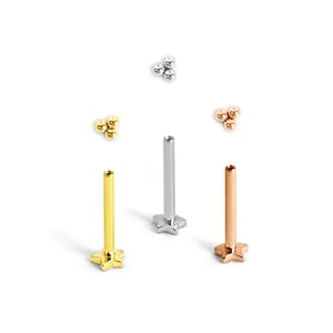 Pendiente de 3 bolas con parte trasera plana, pequeño piercing de triple bola en plata, oro y oro rosa, pendientes minimalistas de titanio, joyería bohemia, regalo para ella.