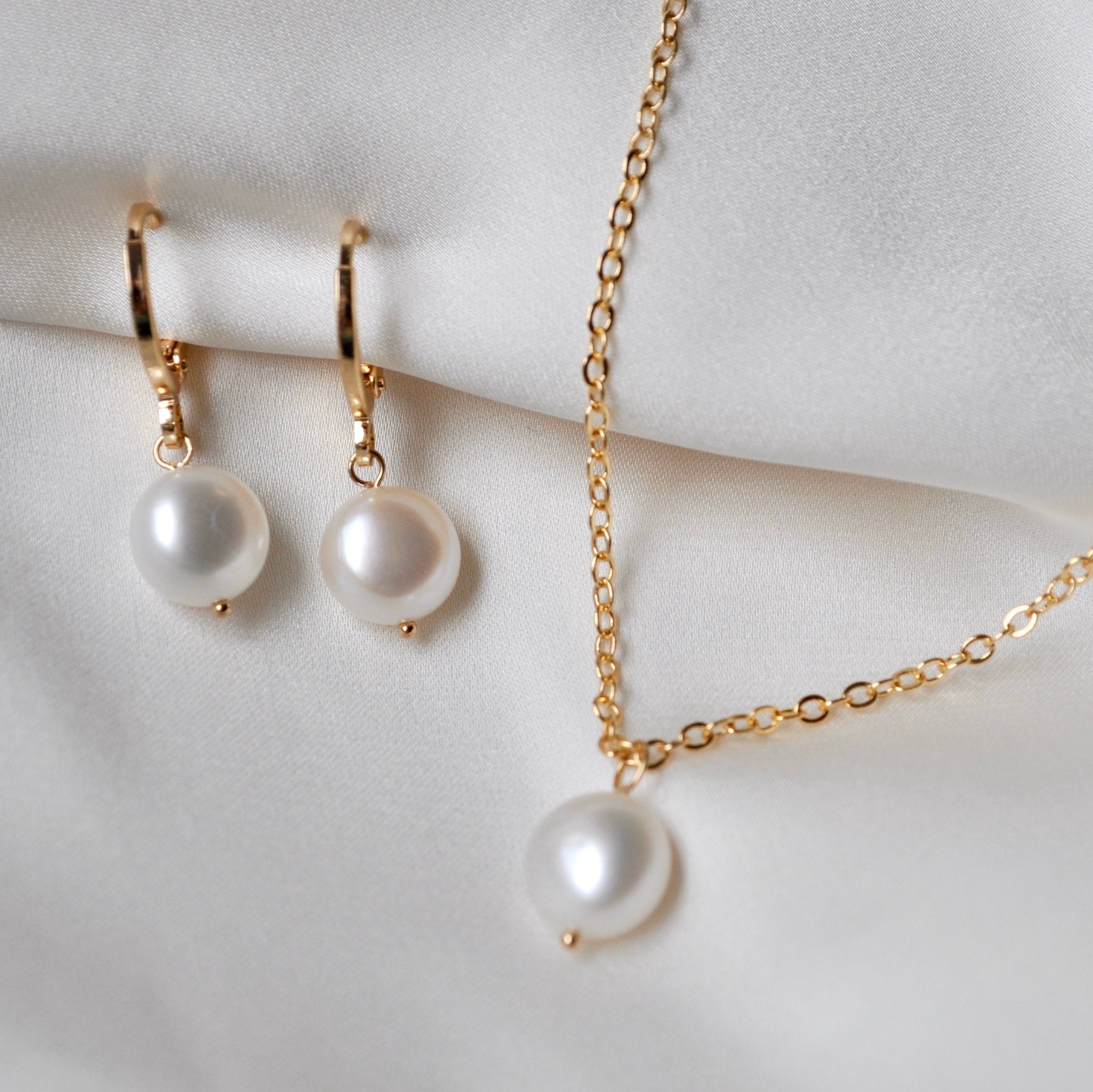 Gold Pearl Pendant Necklace - Etsy Gold Pearl Pendant Necklace - Etsy
