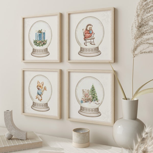 Galerie de Noël Ensemble de 4 impressions carrées | Aquarelle Cosy vintage Snow Globe Present Tree | Décoration de Noël minimaliste | Art mural des Fêtes