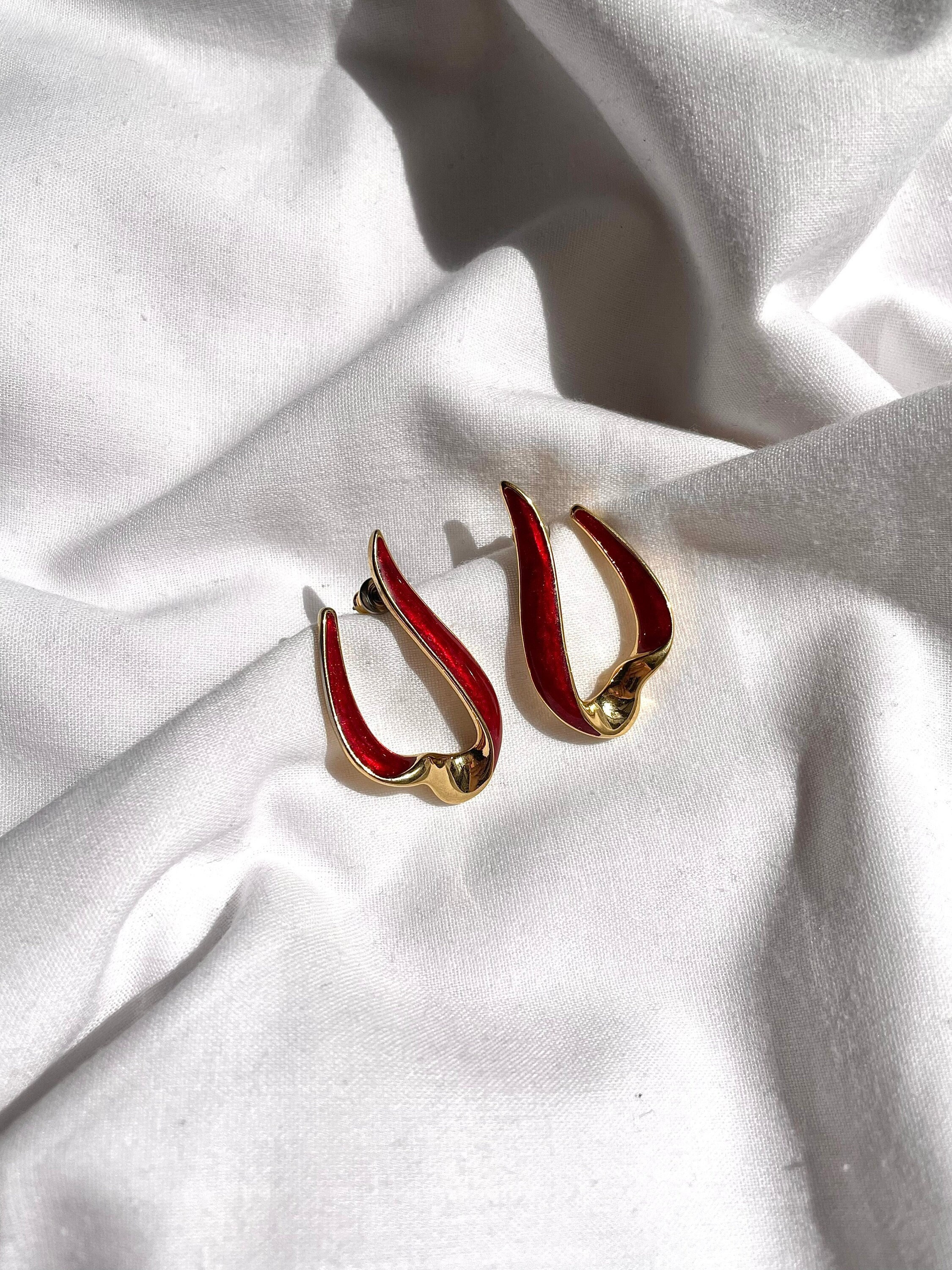 Trifari earrings - Etsy 日本