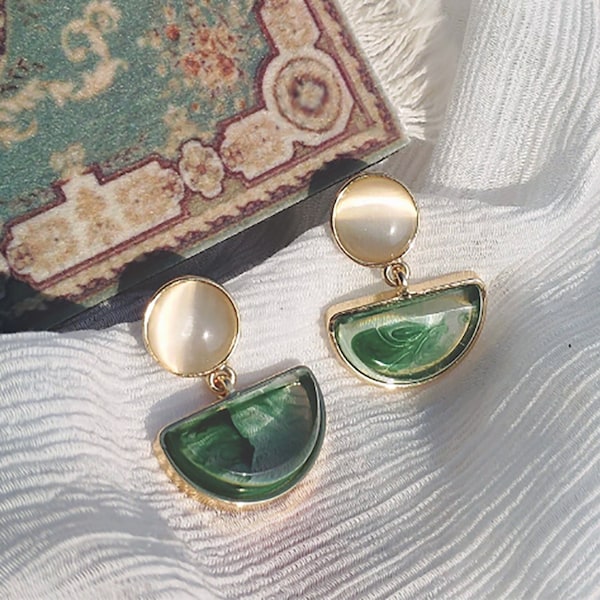 Clip on earring/Sterling Sliver/ Olivia deep green/ Gemstone/ Dainty earrings/Resin drop earrings/Art Deco Emerald Earrings/gift for her