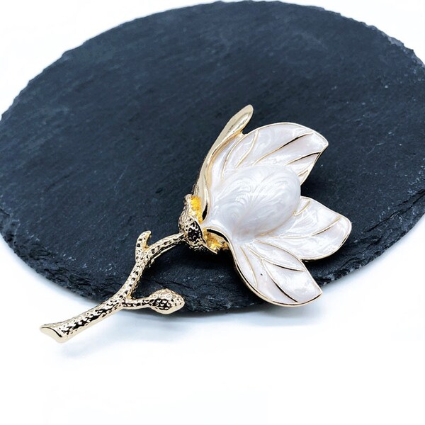 White Magnolia Brooch,Stereo-Brooch,Fashion Pin,Flower Brooch,For Holiday Gift