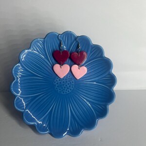 Boucles d&#39;oreilles double coeur en pâte polymère