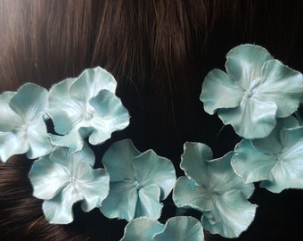 Wedding flower hair pins Hydrangea blue flower hair pins Bridal flower hair pins Floral hair pin Bridesmaid flower hair piece Nature hairpin