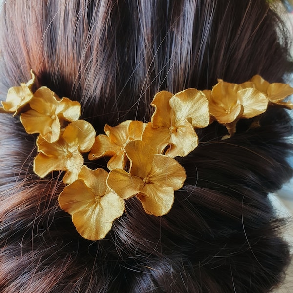 Bridal gold hydrangea hair pins Minimalist wedding flower hair pins Handmade hair flowers Floral hairpieces Gold flower hair pins Gift idea