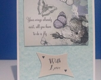 Tarjeta de felicitación de mariposa hecha a mano