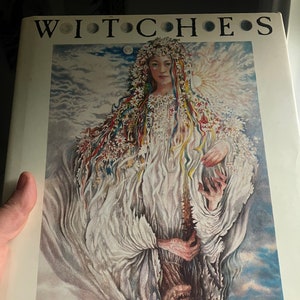 Witches by Erica Jong Illustrated by J Smith 1981 Abrams Hardcover-Very good Condition-book