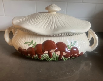 1980-large mushroom casserole dish-double sided-beauty-brown mushrooms-great condition