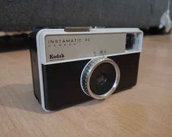 Kodak Instamatic 33 - Vintage Analog Camera - Classic Camera - 1970s | 1980's Camera