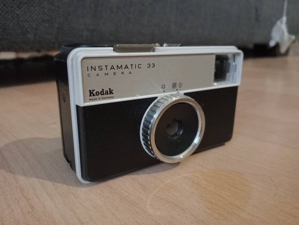 ANCIEN APPAREIL PHOTO Kodak Instamatic 33 EUR 10,00 - FR