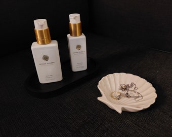 Bathroom Set - 2 Pieces - Toiletry Set - Black and White - Jewelry Tray and Soap Dish