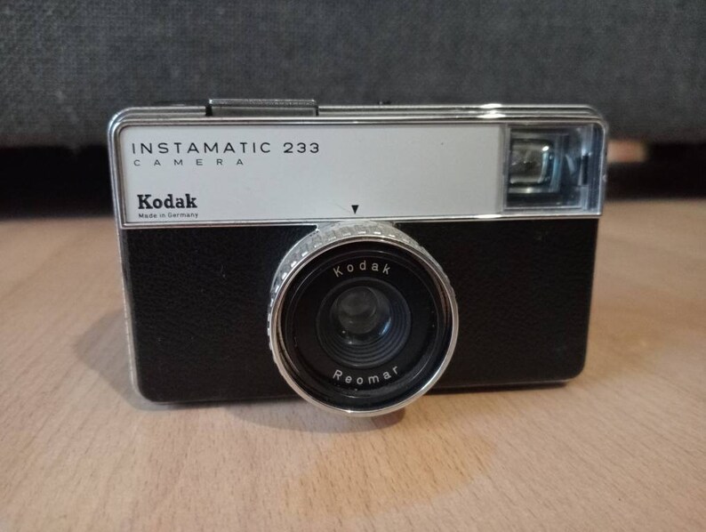 Kodak Instamatic 224 - Objectif fixe Reomar - Focale 38mm - Flash cube - Photo, audio & vidéo