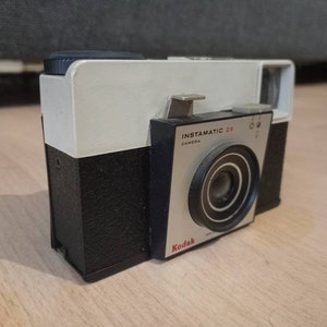 Kodak Instamatic 25 - Vintage Analog Camera - Classic Camera - 1970s | 1980&#39;s Camera - Red Lettering