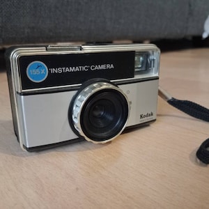 Kodak Instamatic 155x - Vintage Analog Camera - Classic Camera - 1970s | 1980&#39;s Camera
