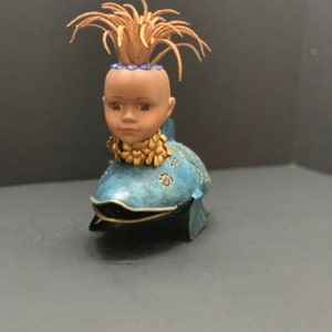 Myranda arte de medios mixtos OOAK doll art assemblage art BOHO