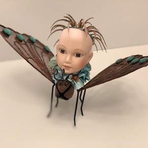 AMELIA arte de medios mixtos OOAK muñeca arte ensamblaje arte BOHO