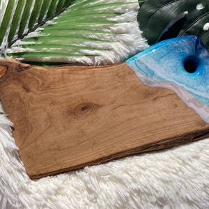 Ocean Charcuterie Board, Resin Charcuterie Board, Ocean Waves Cutting Board, Nautical Cheese Serving Tray, Beach House Decor Gift