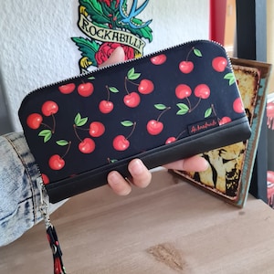 Bolsa envolvente com motivo cereja