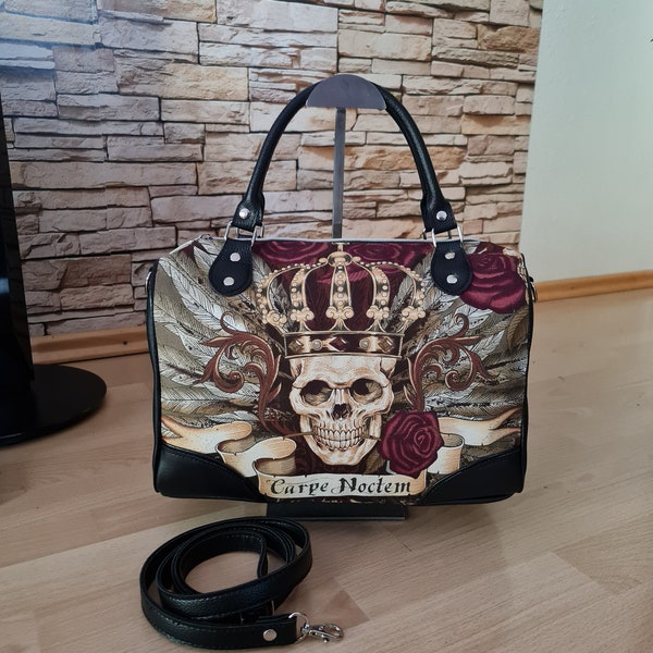 Tasche mit Skull Motiv