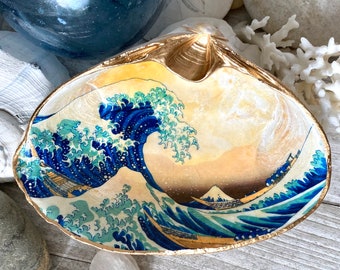 Decoupage Shell, Painted Shell Art, Coastal Decor, Seashell Trinket Dish, Shell Ring Dish, Painted Clam Shell