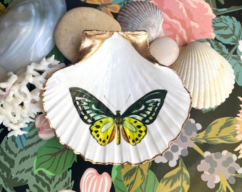 Ring Dish with Butterfly Decor, Decoupage Scallop Shell, Butterfly Gift, Shell Ring Jewelry Dish,Painted Seashell, Trinket Dish,Hostess Gift