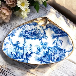 Decoupage Clam Shell, Chinoiserie Dish, Ring Holder,Delft Blue and white, Trinket Dish, Hostess gift, Jewelry Dish, Decorative Oyster Shell