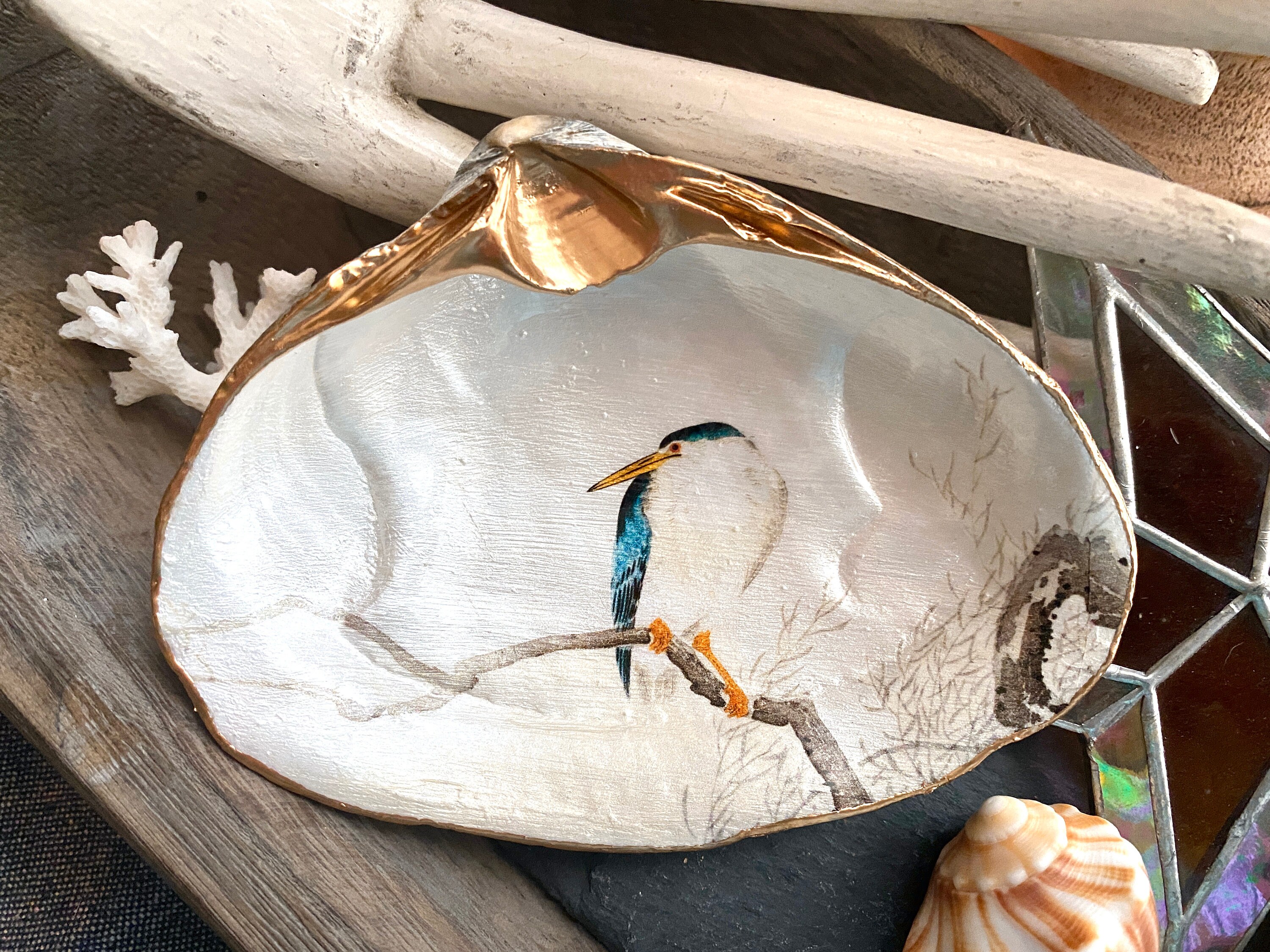 Shell Bird Design Decoupage Clam Shell, Bird Decor, Shorebirds Art, Night Heron, Ring ...