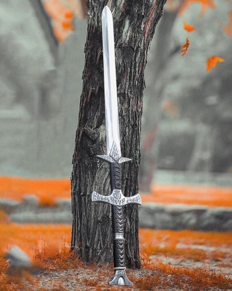 Hand-Forged Skyrim Sword Replica, Cosplay Sword, Nordic Design image 4