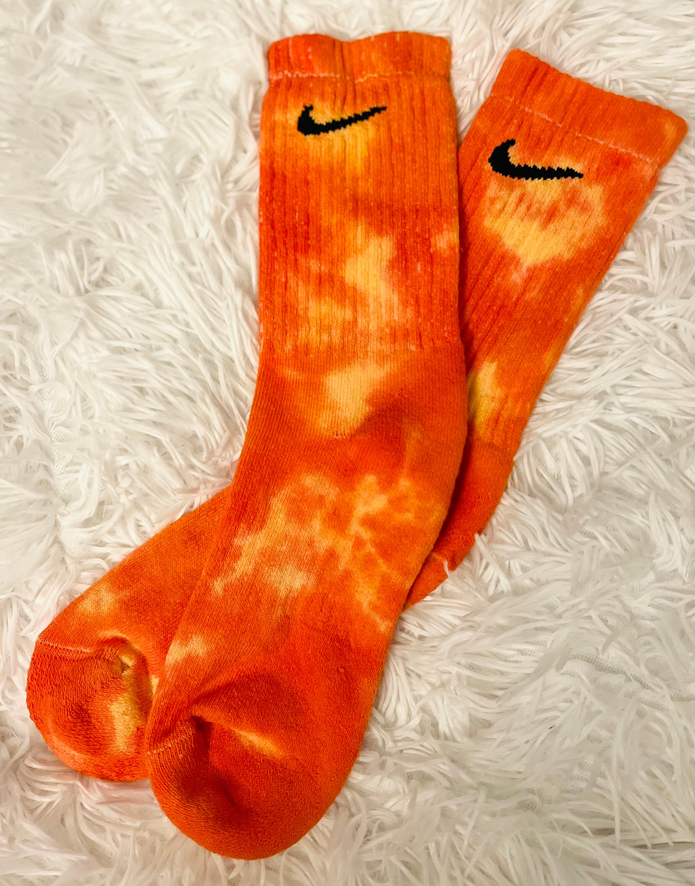 dye socks nike